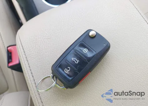 2014 Volkswagen Passat 1.8T Se/1.8T Sport from USA, damaged, VIN 1VWBT7A3XEC042650